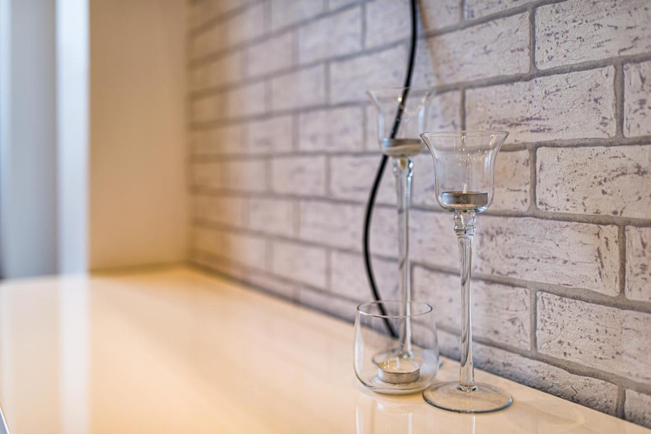 Lux Apartment In White 格但斯克 外观 照片