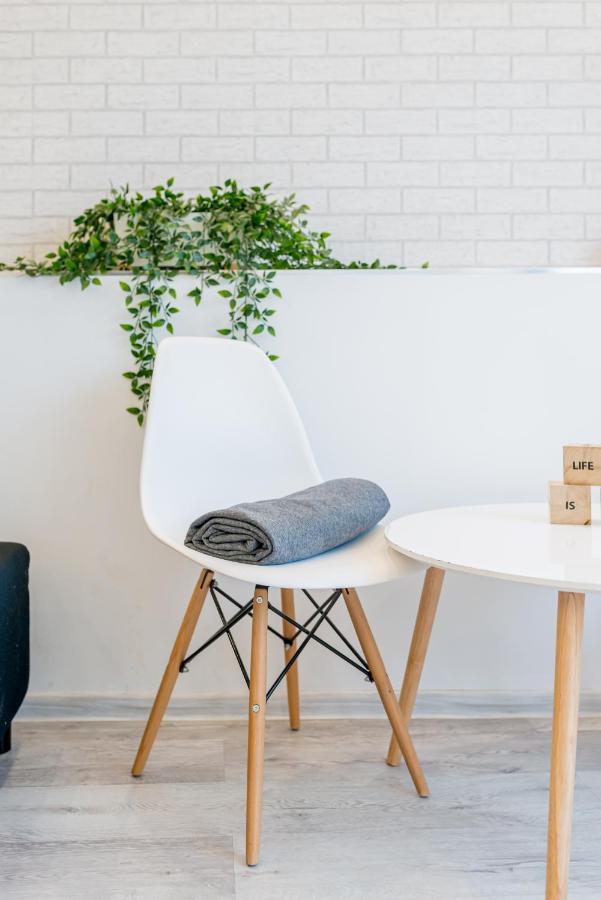 Lux Apartment In White 格但斯克 外观 照片